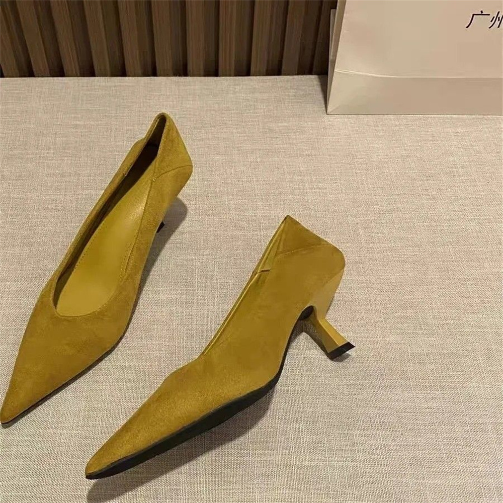 حذاء نسائي بكعب عالٍ على الموض - مراجعة Leatherwork In French وسعره