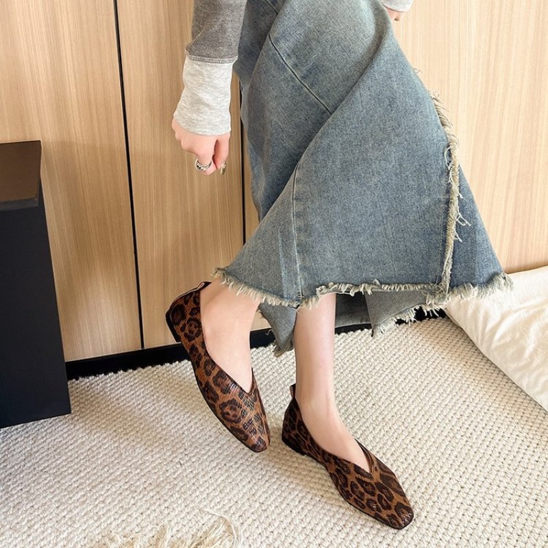 حذاء نسائي جديد بنمط جلد الثعب - مراجعة Leatherwork Patterns Free وسعره